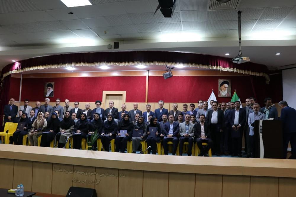 از سرآمدان آموزشی و اساتید نمونه دانشکده حقوق و علوم سیاسی تجلیل شد